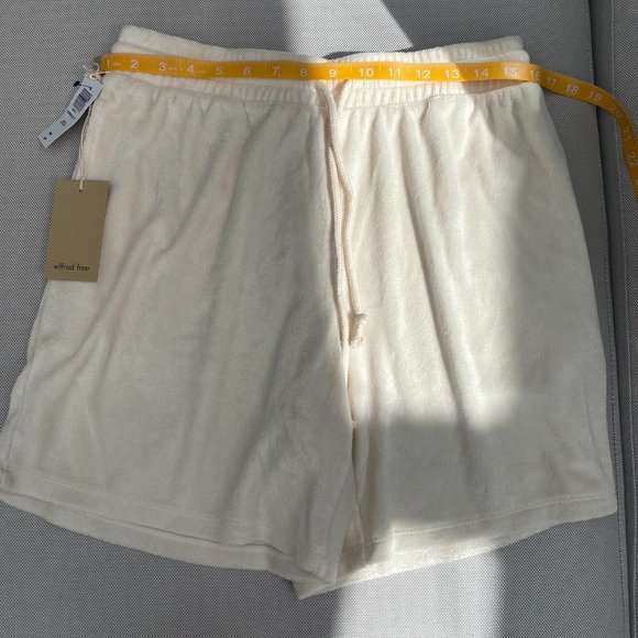 Aritzia Wilfred Free popsicle shorts 7" - Picture 4 of 5